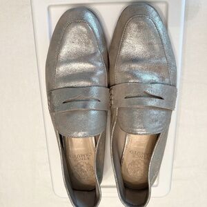 Vince Camuto size 9.5 silver metallic loafer